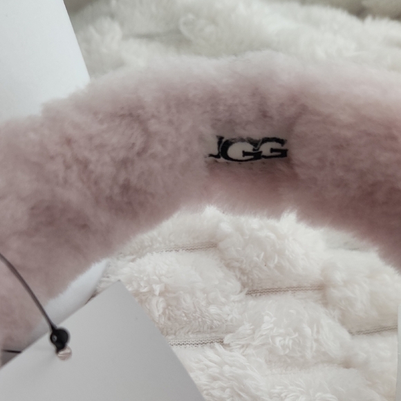 UGG Pink Blush Earmuffs - Picture 3 of 4